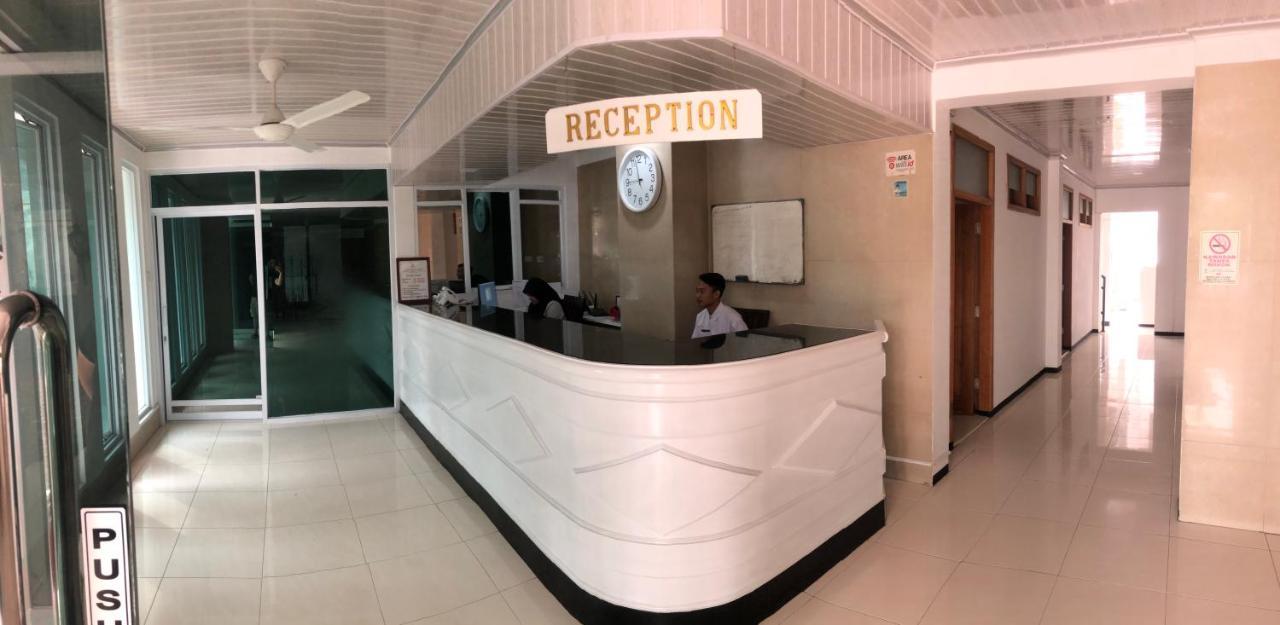 Aurora Hotel Siliwangi Cirebon Esterno foto